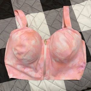 Victoria’s Secret knock out front close sports bra